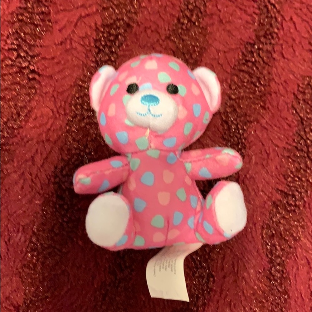 Very small gumdrop bear